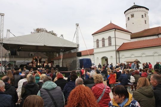 Najviac ľudí prišlo na podujatie Budatínsky rínok, ktoré ukončilo hlavnú sezónu na Budatínskom hrade. 