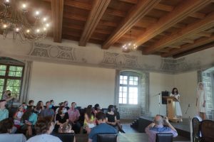 Premeny svadobnej bielej v pohybe